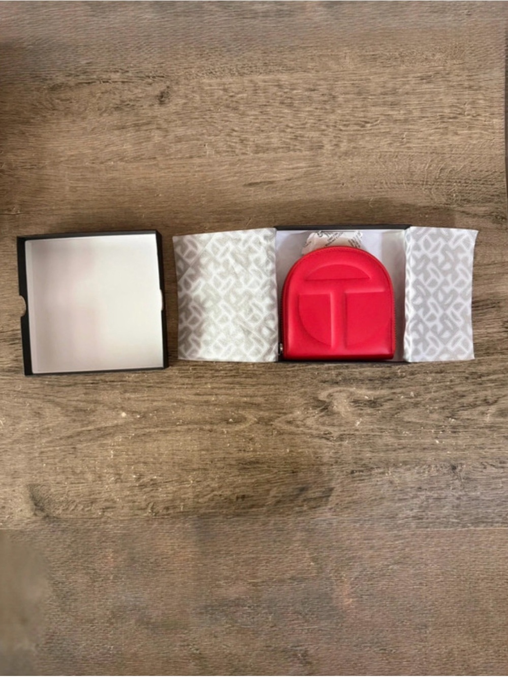 Telfar Wallet - Picture 6 of 13
